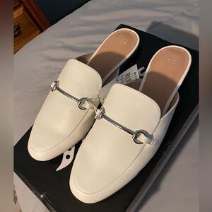 A NEW DAY white loafer slip ons with silver chain, NWT, size 10